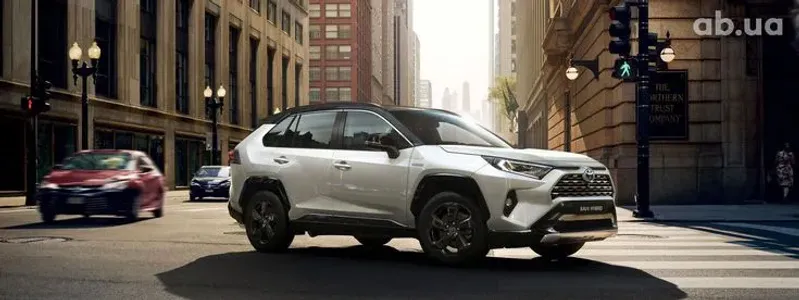 Toyota RAV4 2.5h CVT (218 л.с.)